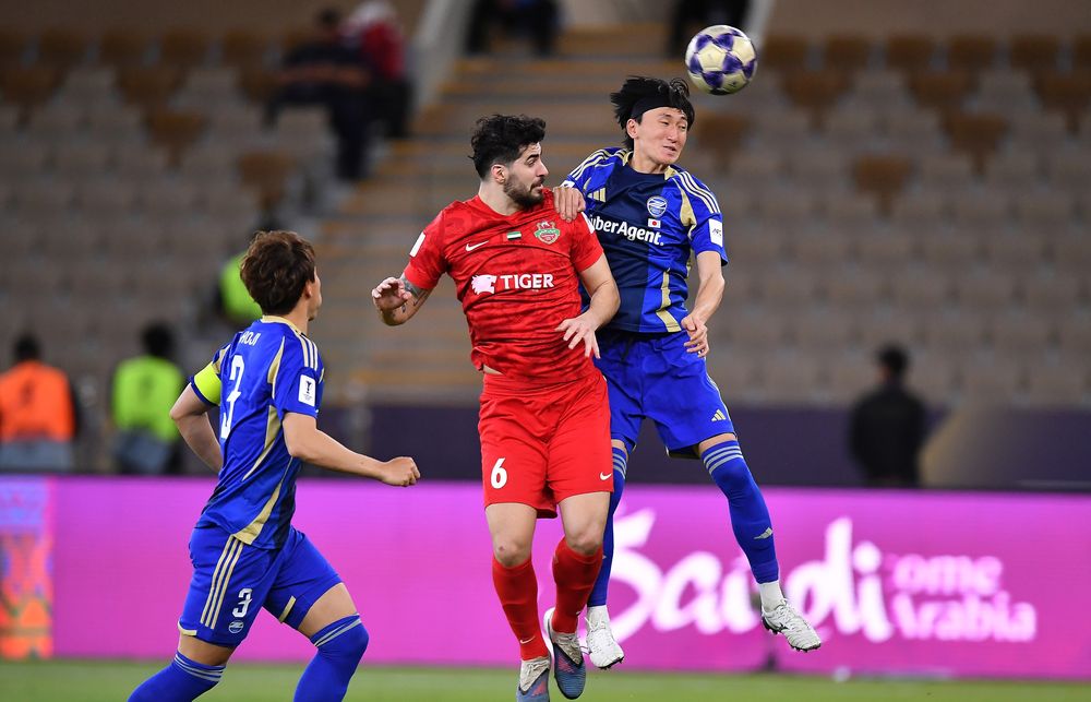 Action during the semi-final between Machida Zelvia and  Shabab Al Ahli in Jeddah yesterday. PIC: AFC
