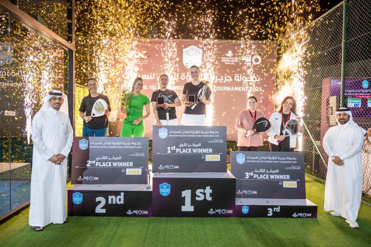 Officials with the winners during previous year's award ceremony. 