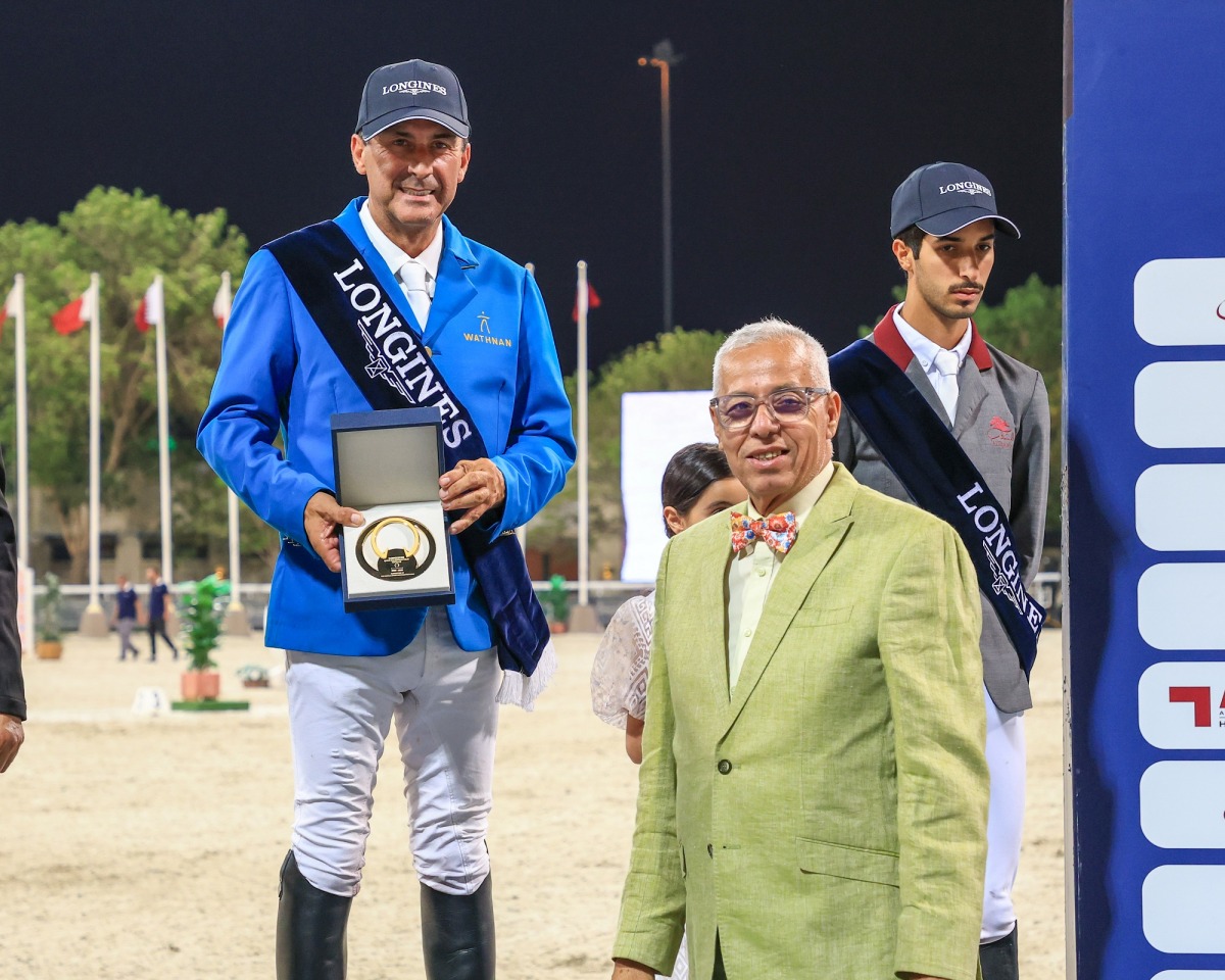 Head of the Judging Committee for the Championship Ahmed Badawi honoured top three riders of the Diamond Tour. 