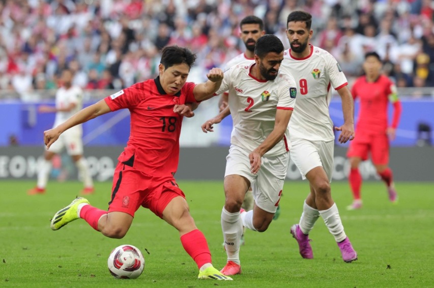 File photo of Lee Kang-in (#18) in action for the Korea Republic national team against Iraq at Al Thumama Stadium, Doha during the Qatar 2023 AFC Asian Cup.