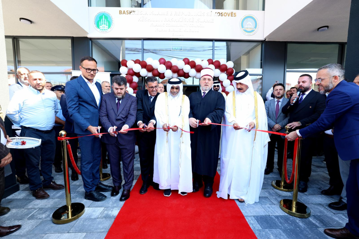 Ambassador of Qatar to Albania H E Jabor bin Ali Al Dosari with officials and guests during the inauguration ceremony. 