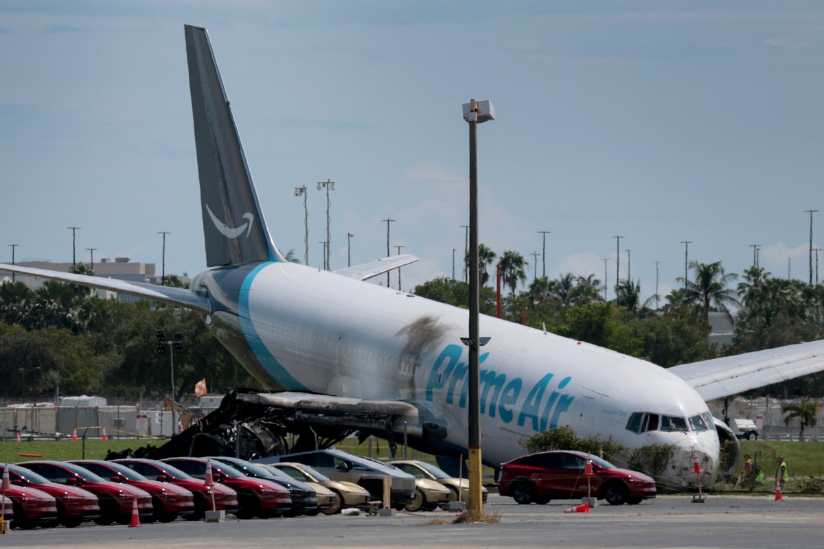 Investigators continue work to determine what caused the crash of an Amazon cargo plane at Miami International Airport on September 07, 2026 in Miami, Florida. Photo by JOE RAEDLE / GETTY IMAGES NORTH AMERICA / GETTY IMAGES VIA AFP